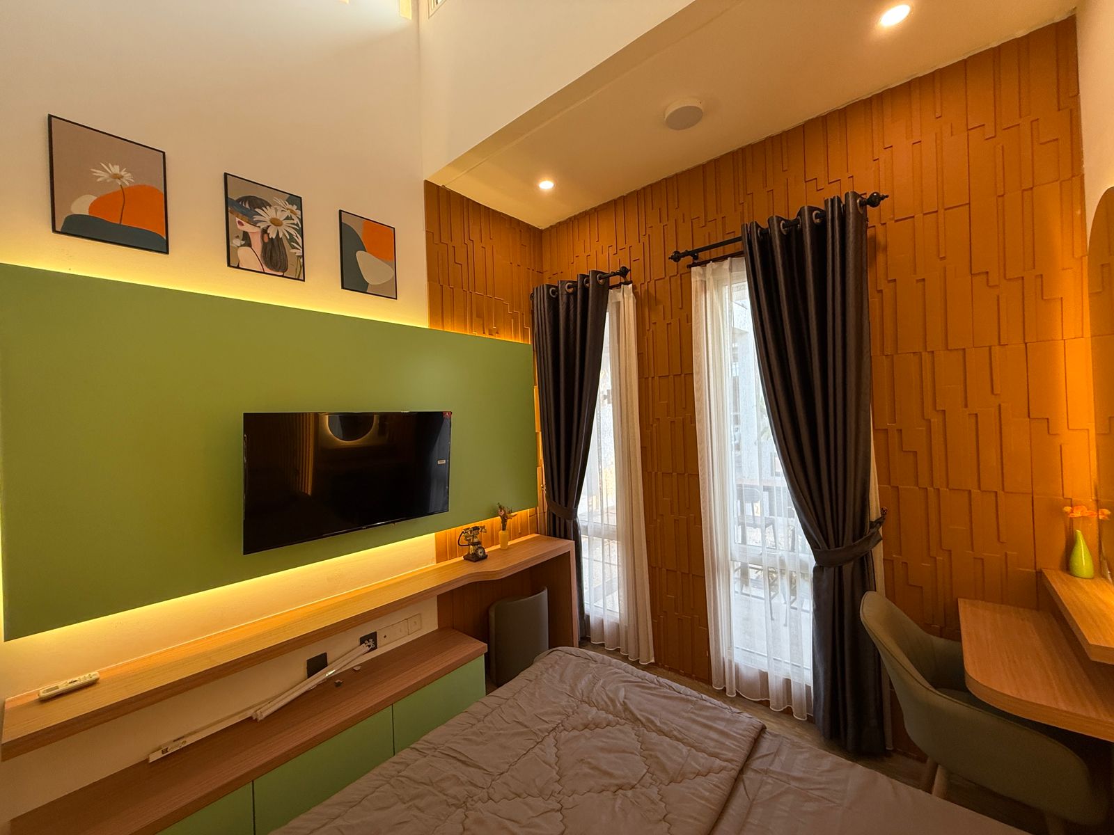 Dijual / Disewakan Rumah  Full Renovasi & Full Furnish - desain cozy ala villa